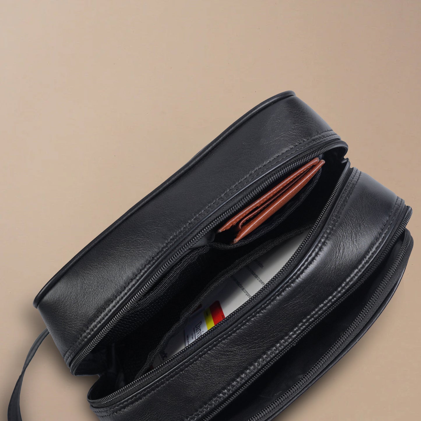 toiltery leather bag