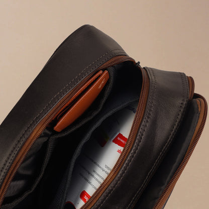 toiltery leather bag