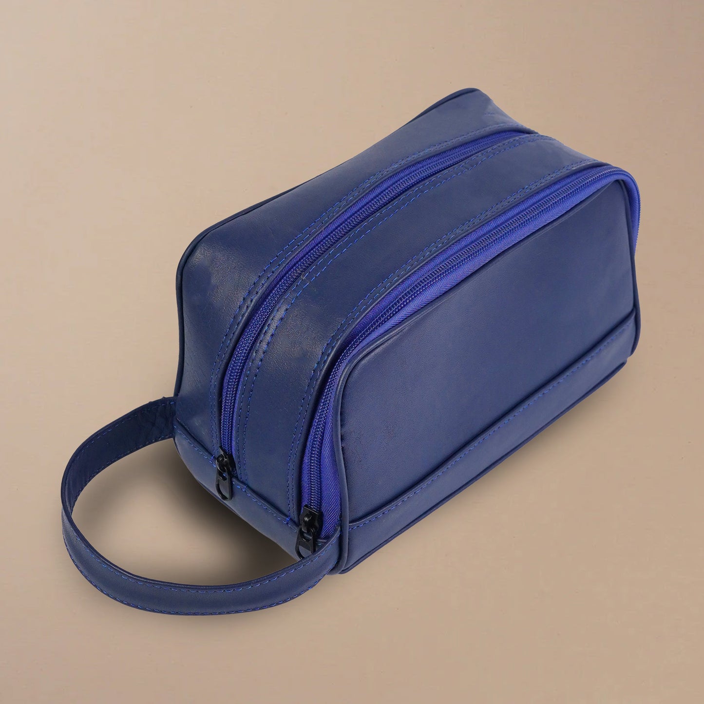 toiltery leather bag