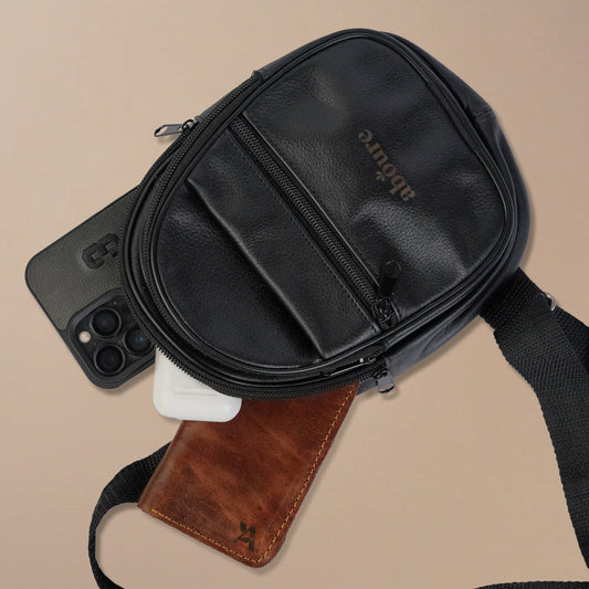 Travel crossbody leather bag