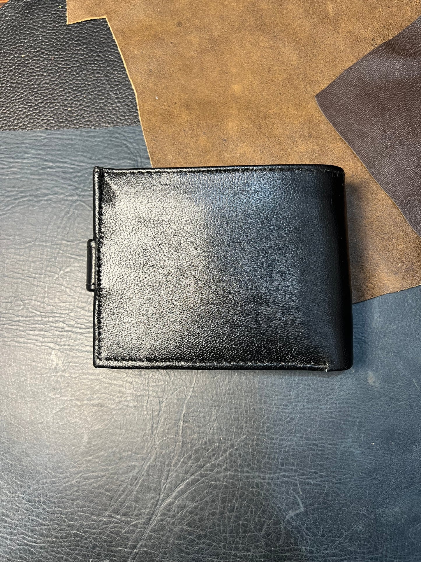 Snap lock-Leather wallet