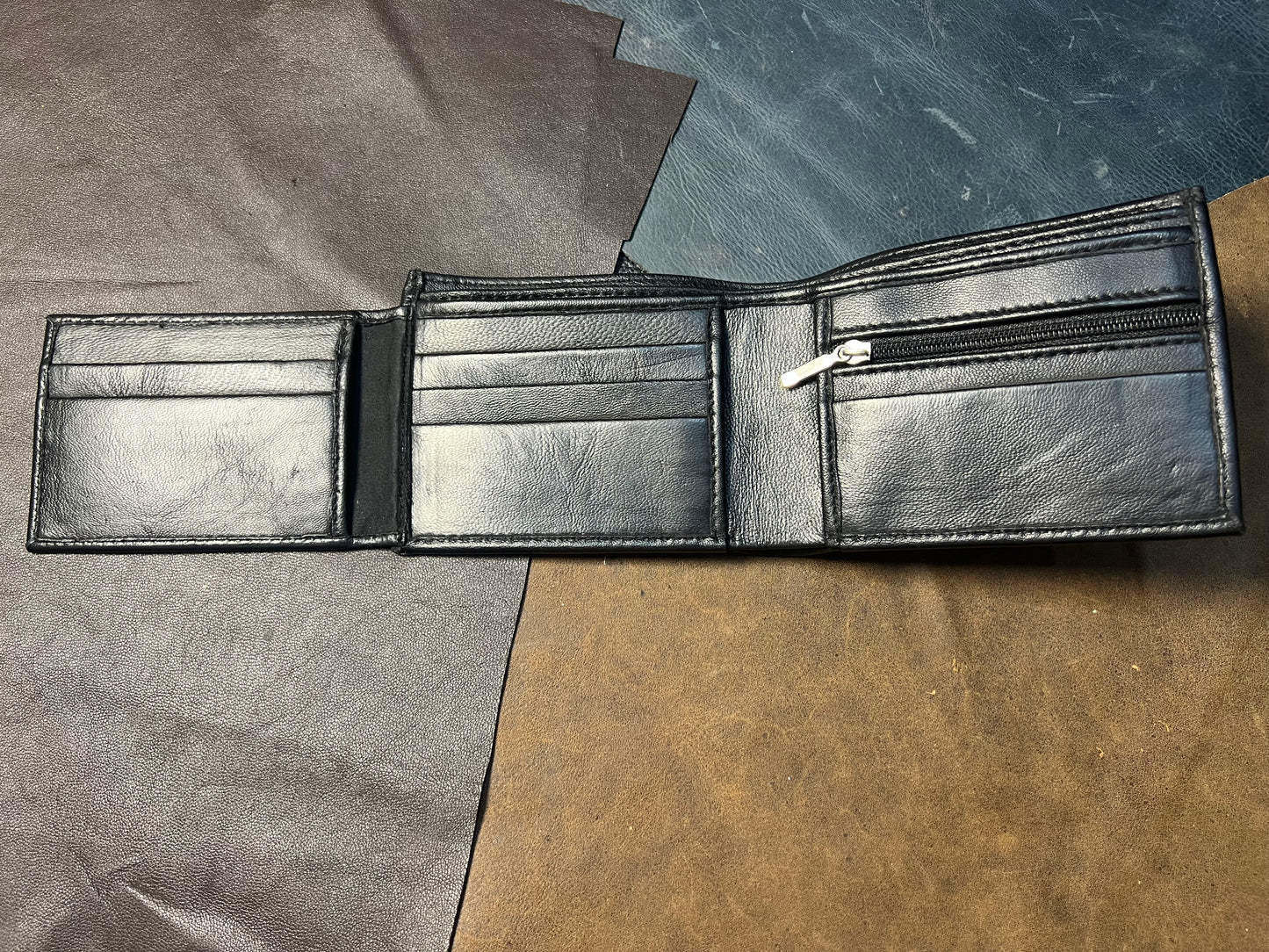 Classic trifold-Leather wallet