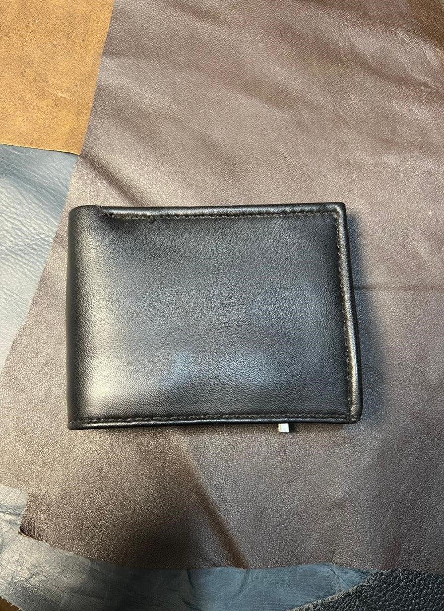 Classic trifold-Leather wallet