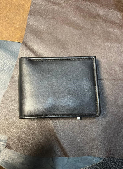 Classic trifold-Leather wallet