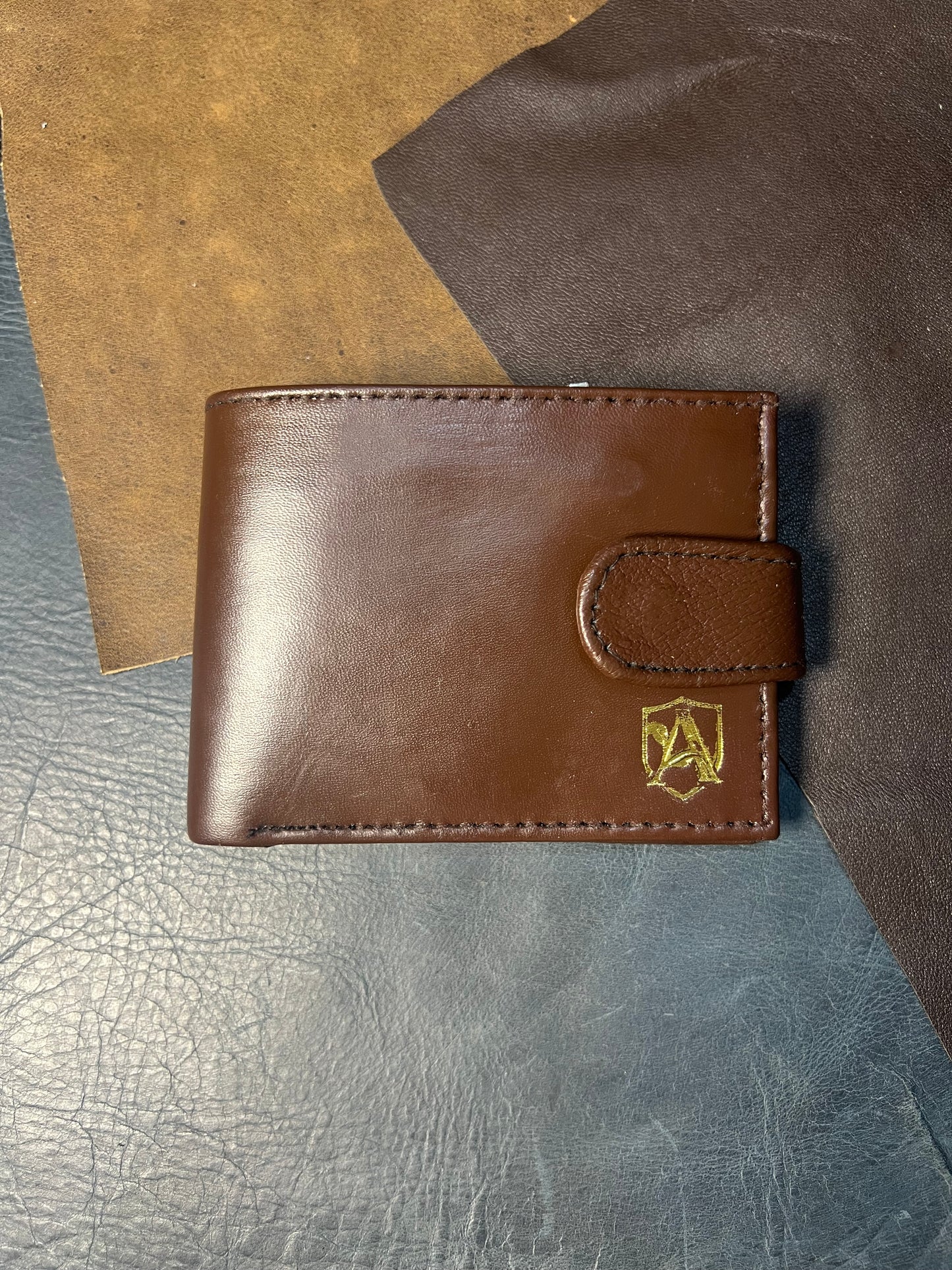 Snap lock-Leather wallet