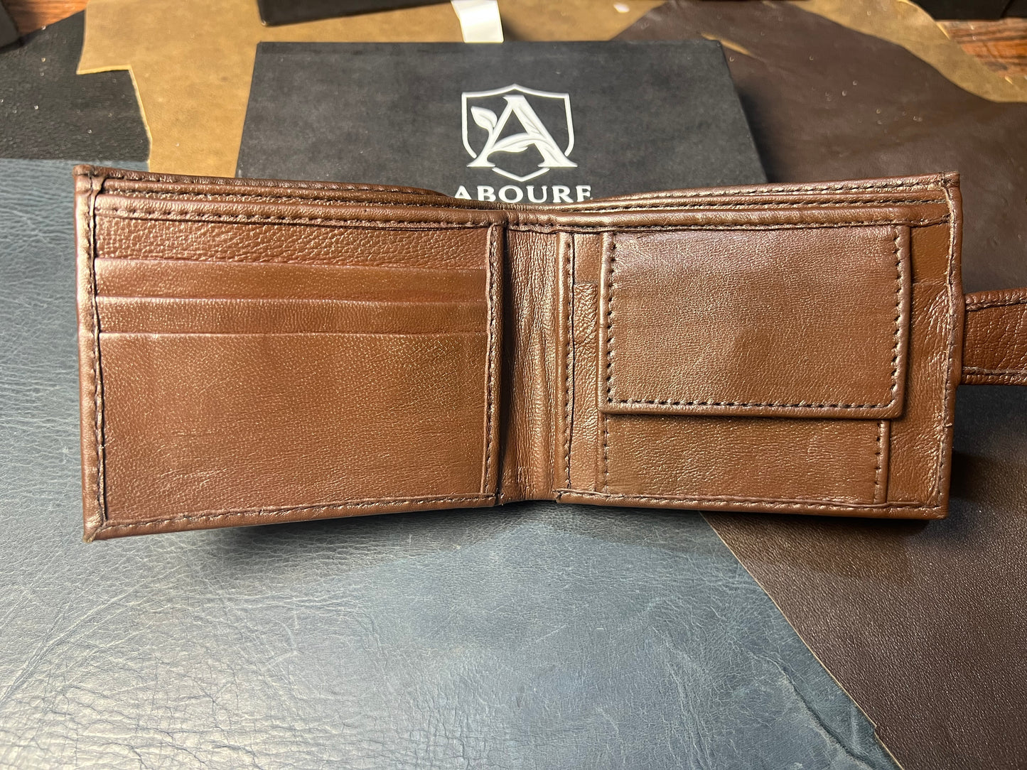 Snap lock-Leather wallet